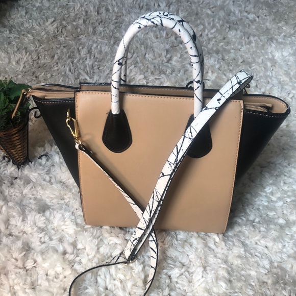 Neiman Marcus Handbags - NEIMAN MARCUS | Tri-Tone Tote